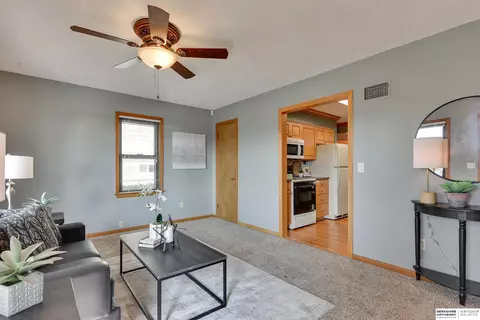 8308 Park Dr, Ralston, NE 68127 photo 6