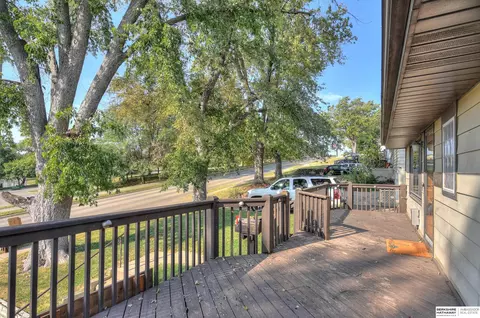 8308 Park Dr, Ralston, NE 68127 photo 3
