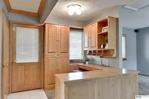 8308 Park Dr, Ralston, NE 68127 photo 20