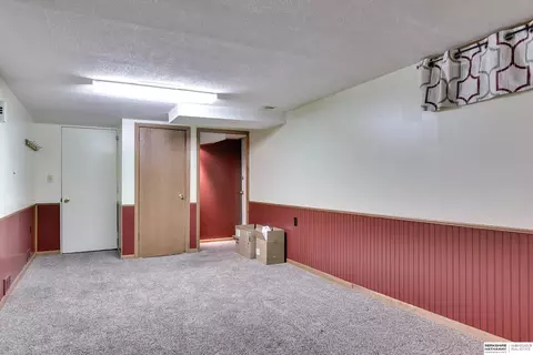 8308 Park Dr, Ralston, NE 68127 photo 35