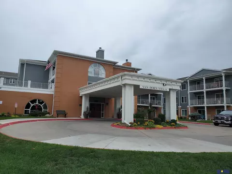 3001 S 51st St #305, Lincoln, NE 68506