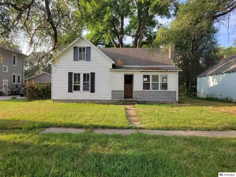 207 E Oak St, Cedar Bluffs, NE 68015