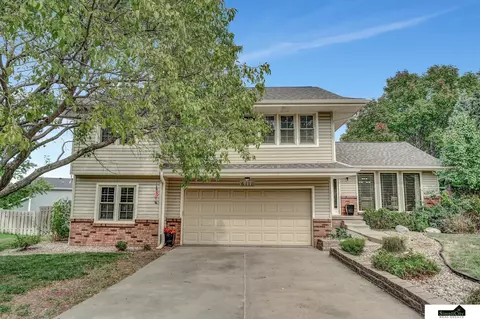 6111 Tennyson Cir, Lincoln, NE 68516