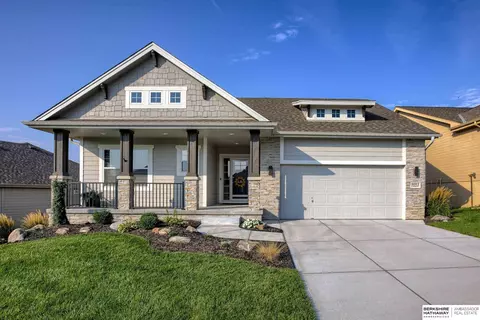 9912 Olive St, La Vista, NE 68128