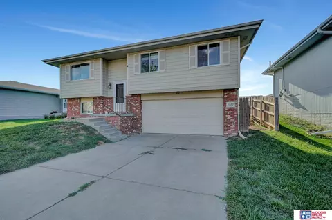 1750 SW Derek Ave, Lincoln, NE 68522