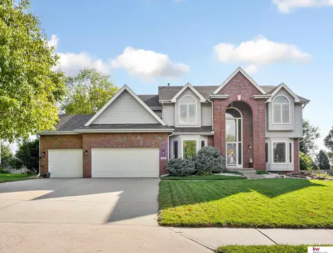1731 N 127 St, Omaha, NE 68154