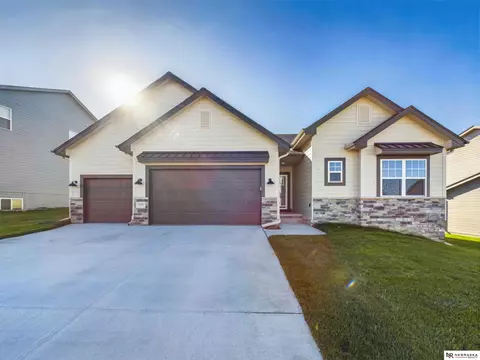 21327 I St, Elkhorn, NE 68022