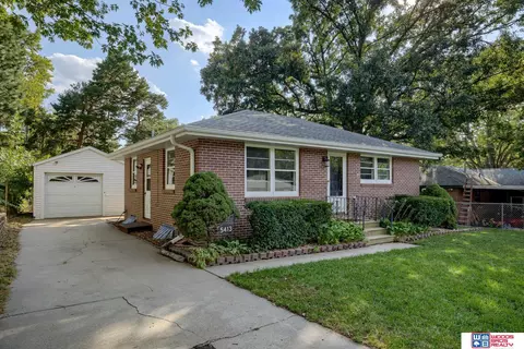 5413 Lexington Ave, Lincoln, NE 68504