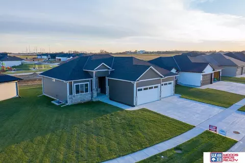 7643 Isidore Dr, Lincoln, NE 68516