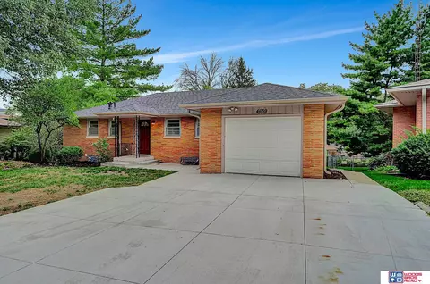 4639 Bryan Cir, Lincoln, NE 68506