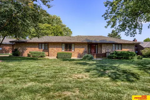 5149 Ventura Dr, Fremont, NE 68025