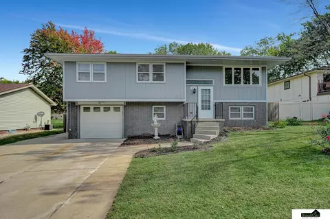 2406 N 74th St, Lincoln, NE 68507
