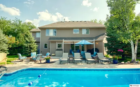 17733 Jones St, Omaha, NE 68118