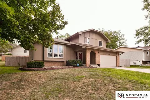 2733 N 131st Cir, Omaha, NE 68164