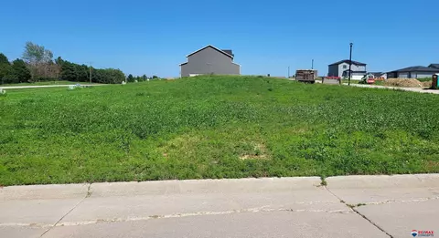 9300-9314 Merryvale Dr, Lincoln, NE 68526