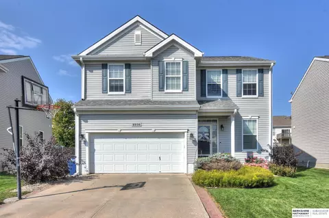 8906 S 166th St, Omaha, NE 68136