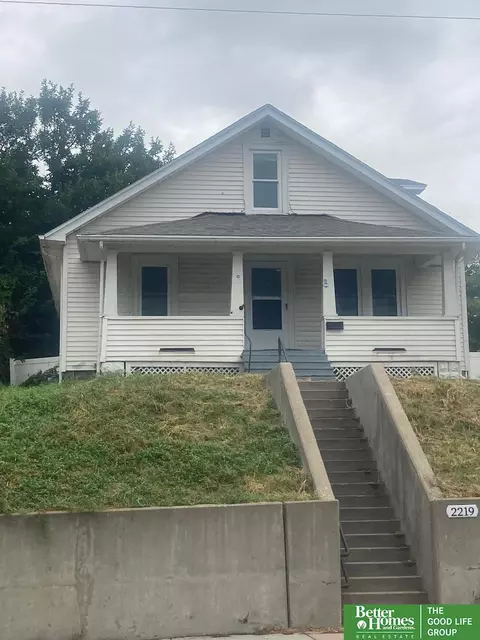 2219 S 42 St, Omaha, NE 68105