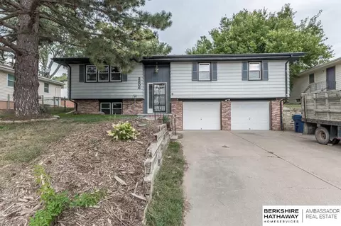 2806 Sandra St, Bellevue, NE 68147