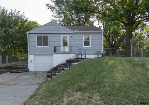 4161 N 59 Cir, Omaha, NE 68104