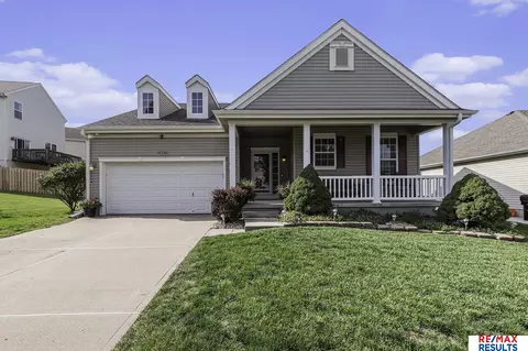 16326 Ohio St, Omaha, NE 68116