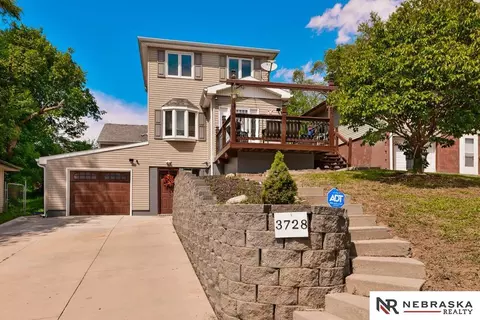 3728 Crown Point Ave, Omaha, NE 68111
