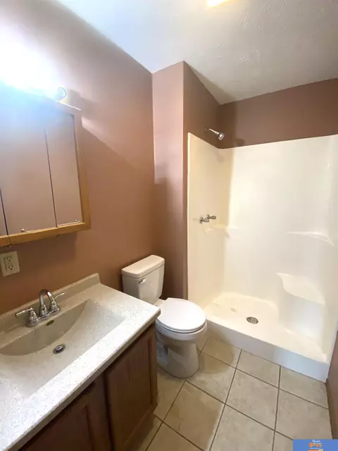 Bath - 2111 S 5th St, Beatrice, NE 68310 photo 2 of 2
