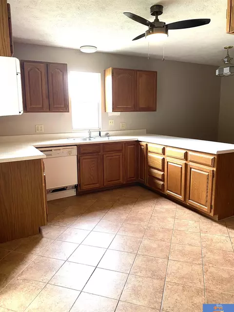 Kitchen - 2111 S 5th St, Beatrice, NE 68310 photo 5 of 6