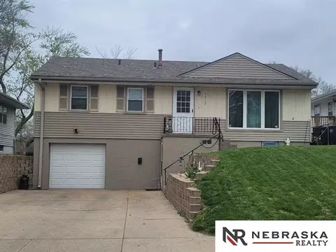 7712 Blondo Dr, Omaha, NE 68134