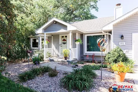 815 Lakeview Dr, Eagle, NE 68347