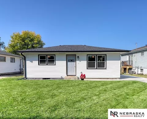 2431 NW 9th St, Lincoln, NE 68521