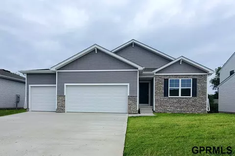 1741 Taylor Ln, Fremont, NE 68025