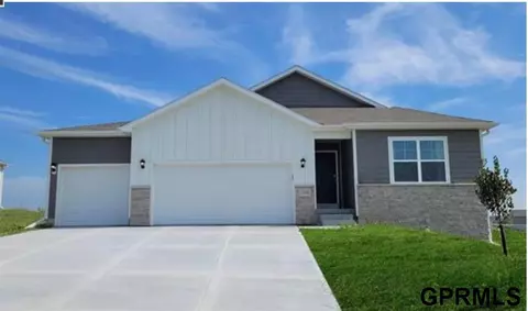 11606 Sunburst Dr, Papillion, NE 68046