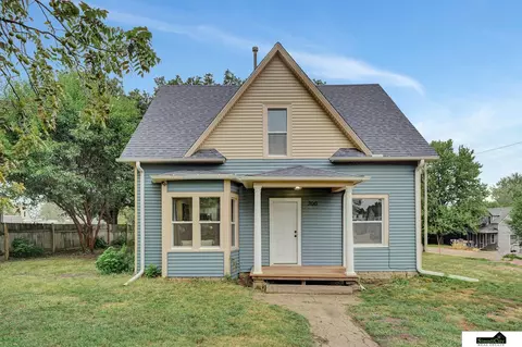 700 A St, Staplehurst, NE 68439
