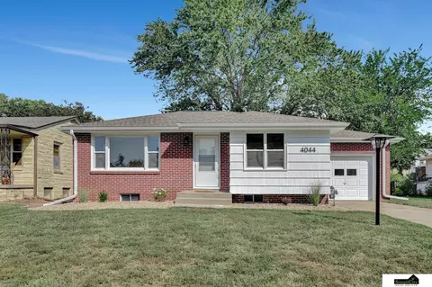 4044 Lenox Ave, Lincoln, NE 68510