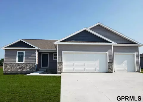 8124 N 170th St, Bennington, NE 68007