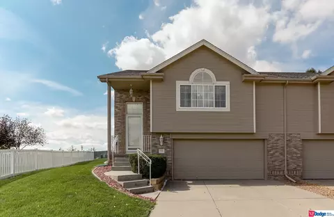 7416 S 174 St, Omaha, NE 68136