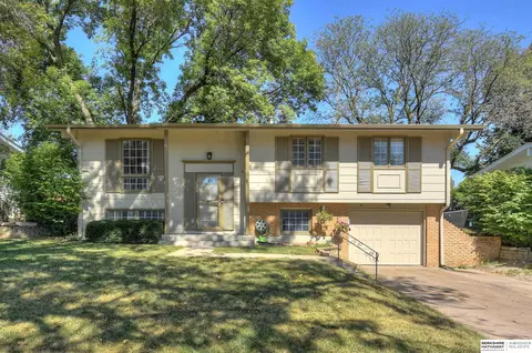 9568 Corby St, Omaha, NE 68134