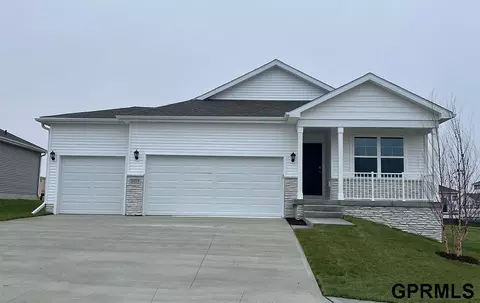 8512 S 183rd Ave, Omaha, NE 68136