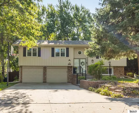 14079 Pine St, Omaha, NE 68144