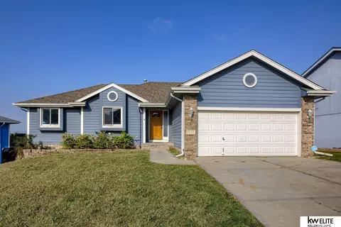 7212 N 74th St, Omaha, NE 68122