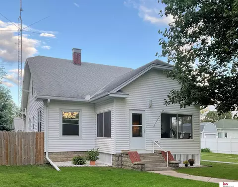 215 N 12th St, Tekamah, NE 68061