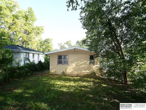 3509 Redick Ave, Omaha, NE 68112