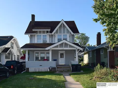 2725 Mary St, Omaha, NE 68112