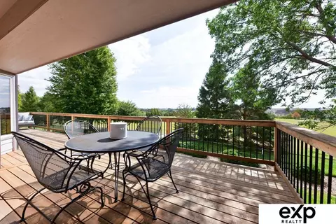 17509 Walnut St, Omaha, NE 68130