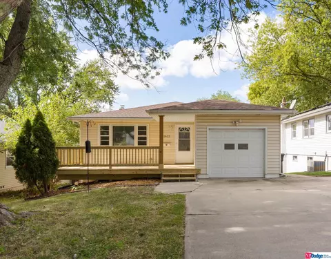 2622 N 71 St, Omaha, NE 68104