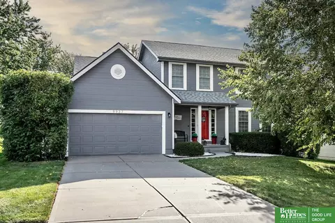 9937 Floyd St, La Vista, NE 68128