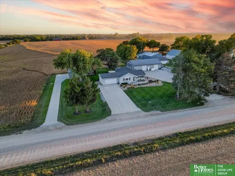 22211 Harrison St, Gretna, NE 68028