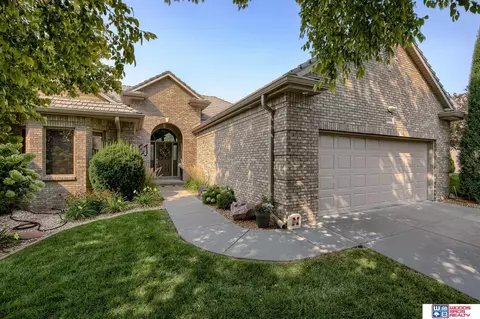 2306 Stone Creek Loop N, Lincoln, NE 68512