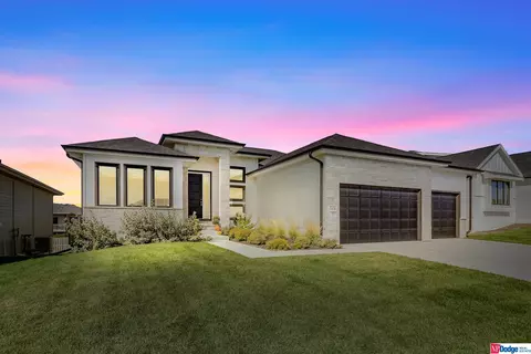 2608 N 185 St, Elkhorn, NE 68022