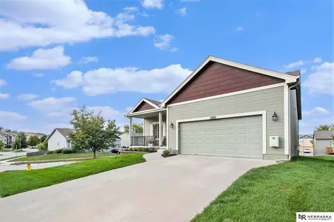 14242 Wood Valley Dr, Omaha, NE 68142